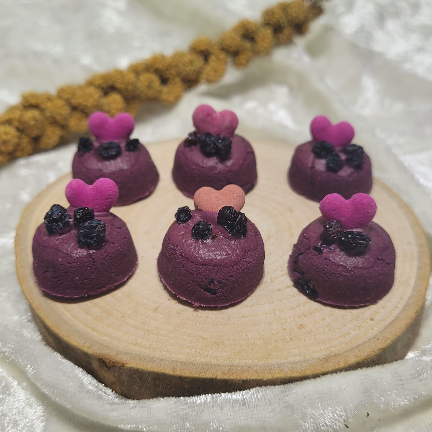 Berry Hearts Icing Cake